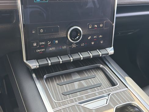 Used 2025 GMC Sierra EV Denali AWD/4WD image 23