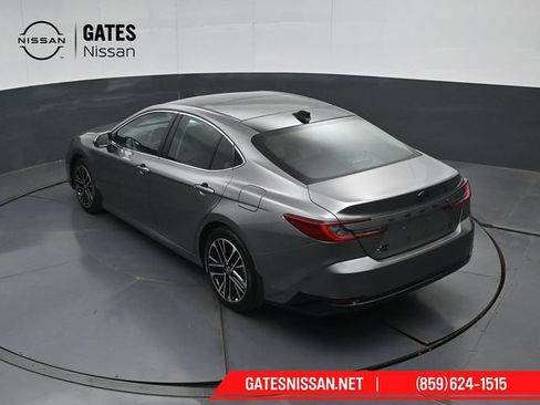 Used 2025 Toyota Camry XLE AWD/4WD image 53