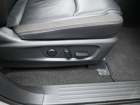 Used 2025 Nissan Pathfinder SL image 29