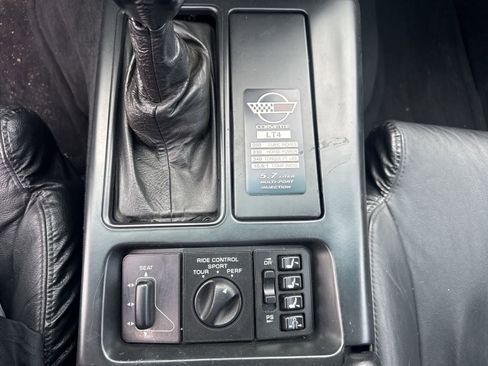 Used 1996 Chevrolet Corvette Convertible RWD image 18