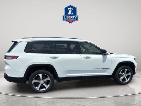 Used 2023 Jeep Grand Cherokee L Limited AWD/4WD image 12