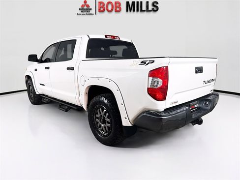 Used 2017 Toyota Tundra SR5 w/ SR5 Upgrade Package image 5