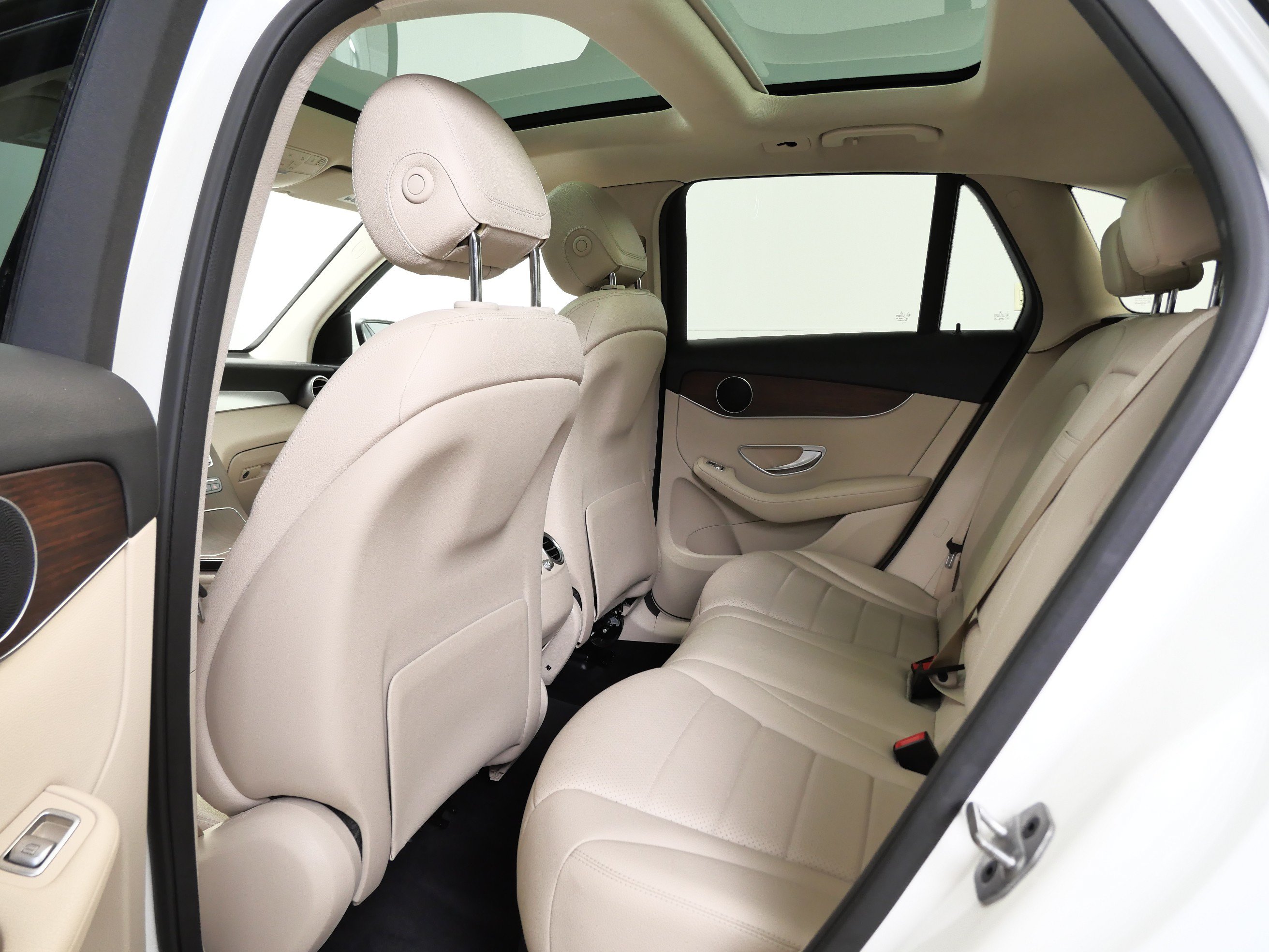 Used 2021 Mercedes-Benz GLC 300 4MATIC image 16