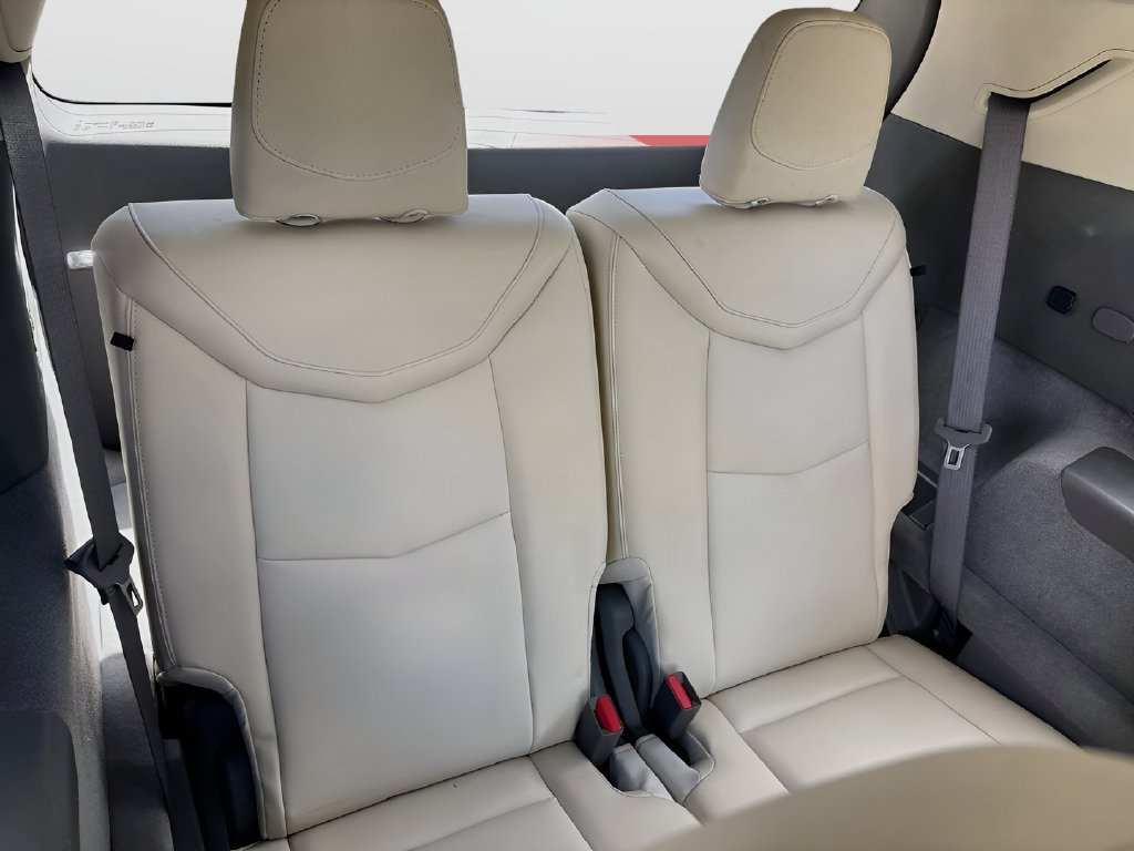 Used 2025 Cadillac XT6 Premium Luxury w/ Technology Package FWD image 29
