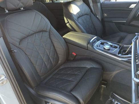 New 2026 BMW X7 xDrive40i w/ M Sport Package image 11