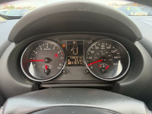 Used 2014 Nissan Rogue S FWD image 19