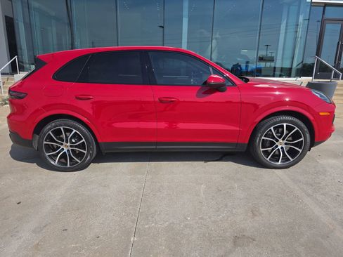 Used 2021 Porsche Cayenne AWD/4WD image 8