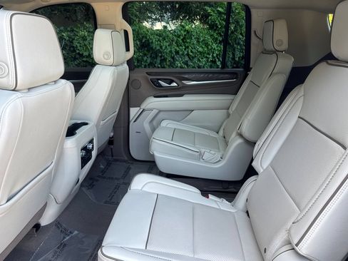 Used 2022 GMC Yukon XL Denali w/ Max Trailering Package AWD/4WD image 12