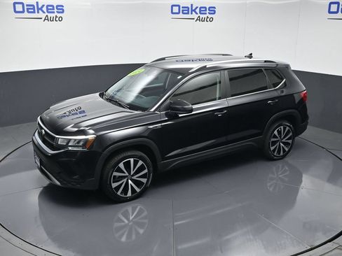 Used 2024 Volkswagen Taos SE FWD image 47