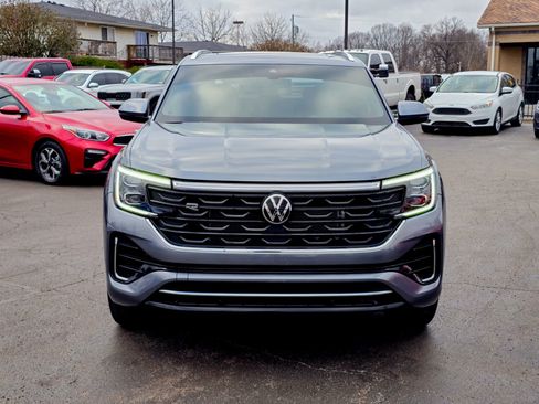 Used 2024 Volkswagen Atlas Cross Sport SEL R-Line image 4