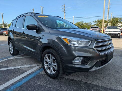 Used 2017 Ford Escape SE AWD/4WD image 8