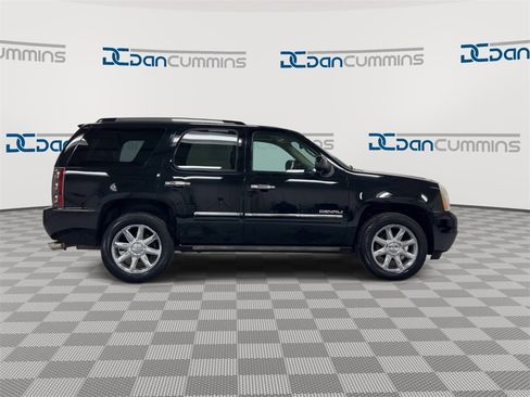 Used 2011 GMC Yukon Denali image 9