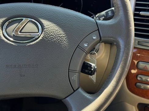 Used 2005 Lexus LX 470 4WD image 29