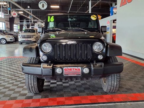 Used 2016 Jeep Wrangler Unlimited Sport w/ Quick Order Package 24S AWD/4WD image 2