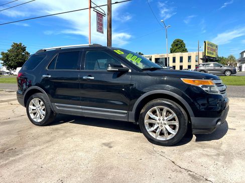 Used 2015 Ford Explorer XLT w/ Equipment Group 202B image 4