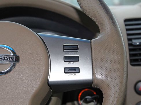 Used 2006 Nissan Pathfinder LE w/ (U01) LE Navigation Pkg image 14