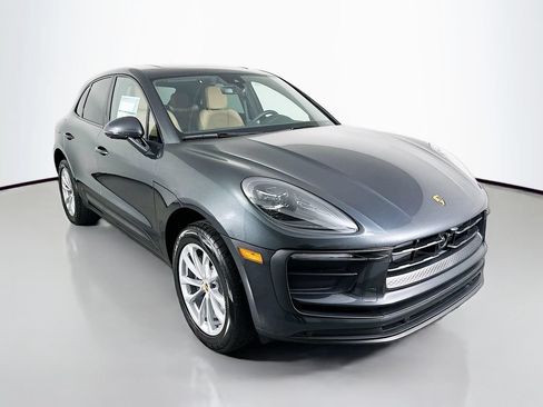 Certified 2026 Porsche Macan AWD/4WD image 7