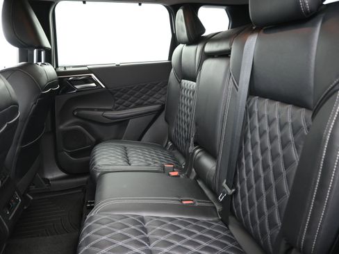 Used 2024 Mitsubishi Outlander SEL AWD/4WD image 22