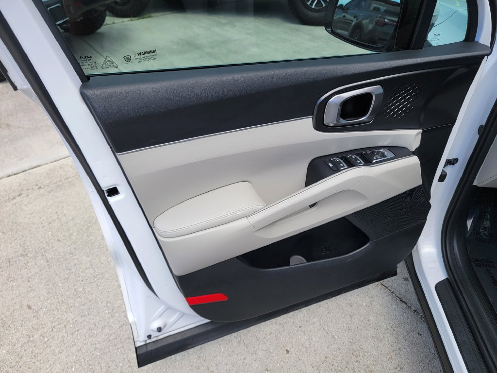 Used 2026 Kia Sorento S w/ S Panoramic Sunroof Package FWD image 17