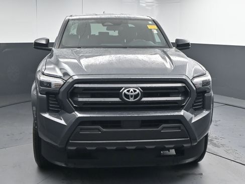 Used 2025 Toyota Tacoma SR image 2