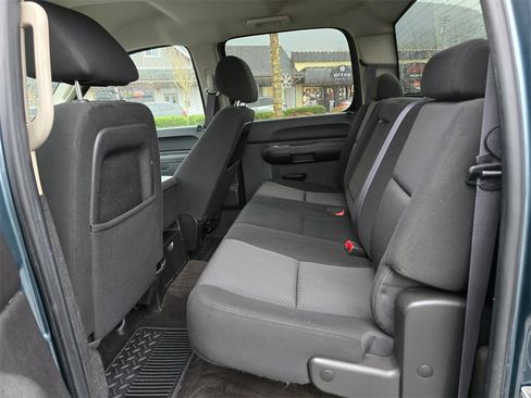Used 2011 Chevrolet Silverado 2500 LT w/ Interior Plus Package image 16