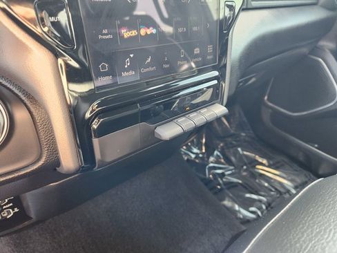 Used 2025 RAM 1500 Laramie image 16
