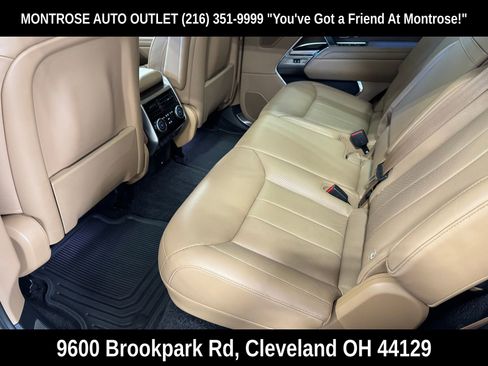 Used 2022 Land Rover Range Rover Long Wheelbase SE image 36