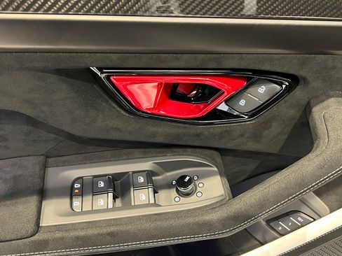 Used 2024 Lamborghini Urus Performante image 16