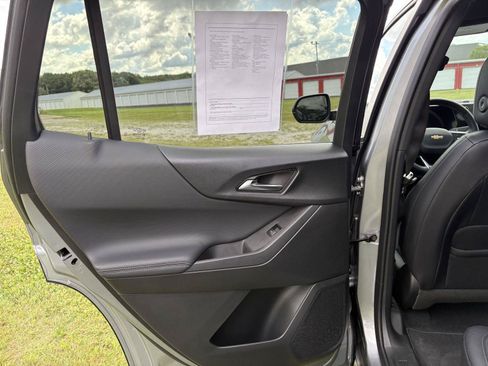Used 2026 Chevrolet Equinox LT w/ Convenience Package II FWD image 24