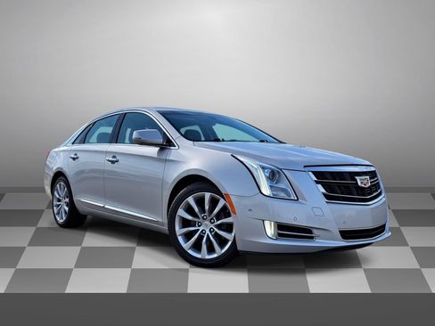 Used 2017 Cadillac XTS Luxury FWD image 1
