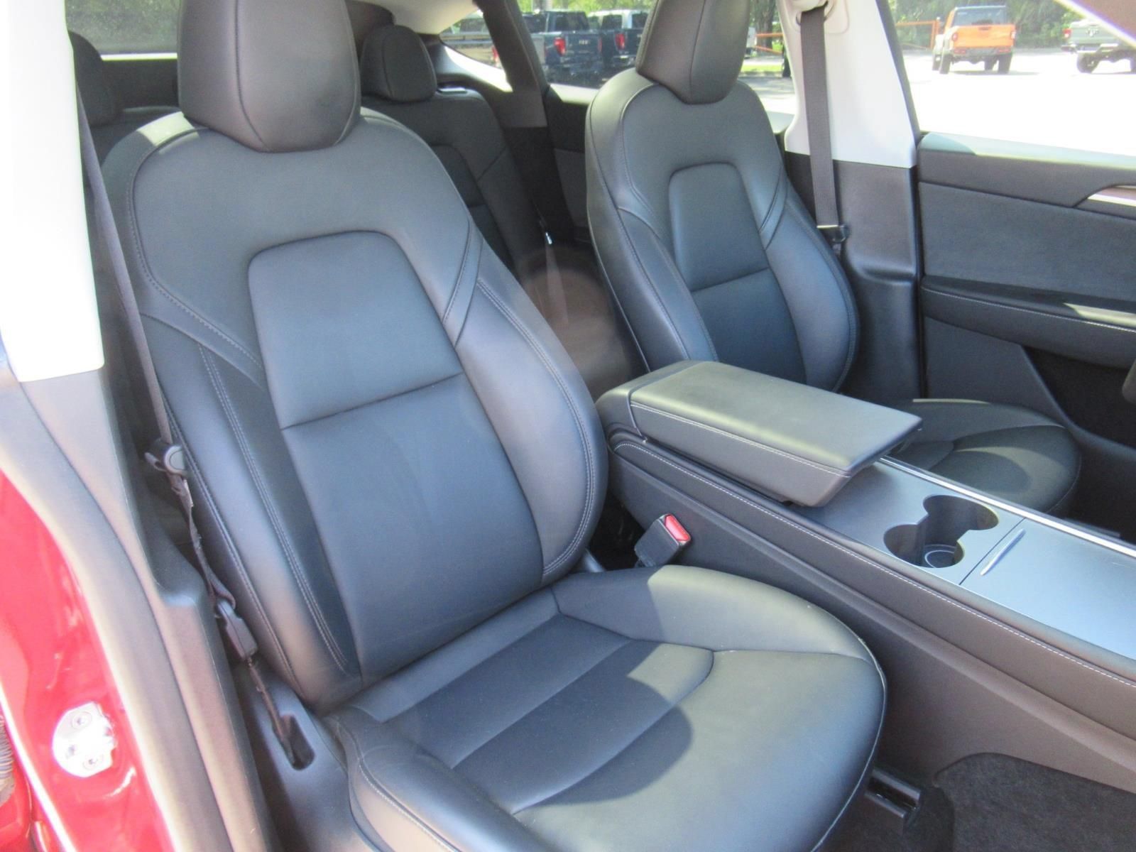 Used 2024 Tesla Model Y Long Range AWD/4WD image 10