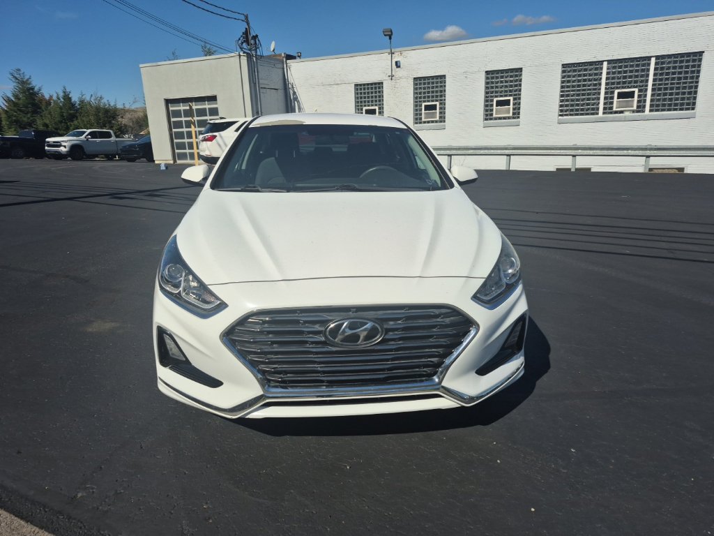Used 2018 Hyundai Sonata SE FWD image 2