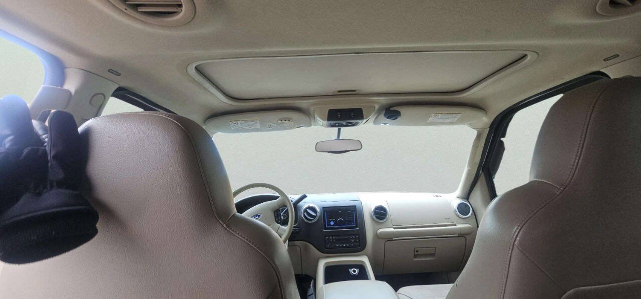 Used 2005 Ford Expedition Eddie Bauer RWD image 9