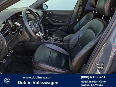 Used 2019 Volkswagen Jetta GLI image 16