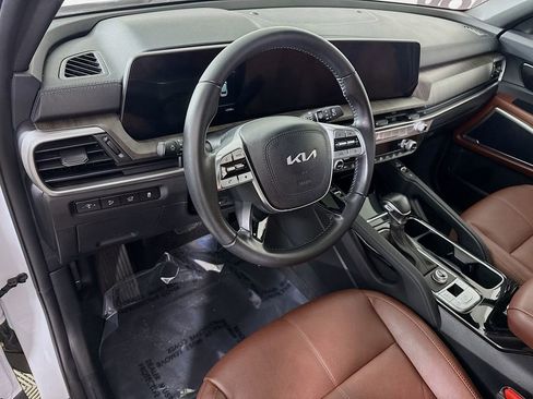 Used 2023 Kia Telluride EX w/ EX Captain's Chair Package image 20