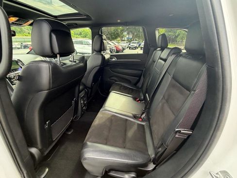 Used 2020 Jeep Grand Cherokee Altitude AWD/4WD image 29