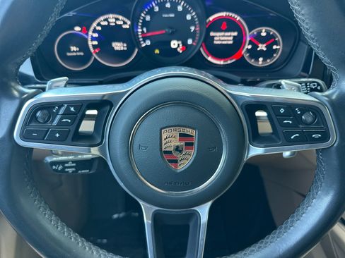 Used 2023 Porsche Cayenne AWD/4WD image 23