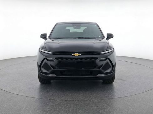 Used 2025 Chevrolet Equinox LT image 2
