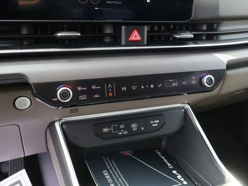 New 2026 Kia Carnival EX FWD image 35