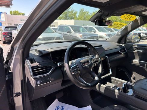 Used 2025 GMC Acadia Elevation FWD image 16