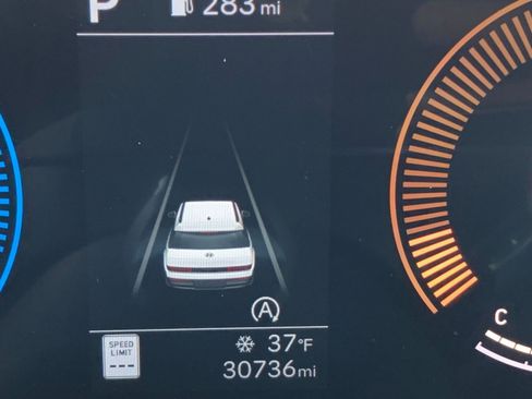 Used 2025 Hyundai Santa Fe SEL image 42