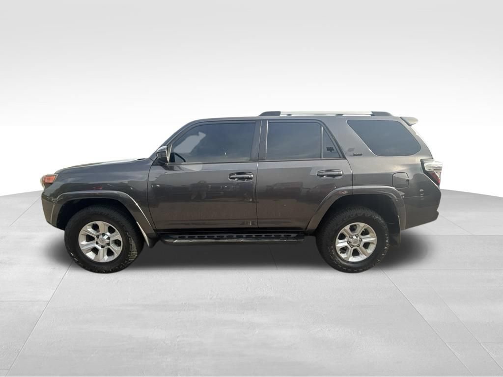 Used 2022 Toyota 4Runner SR5 AWD/4WD image 3