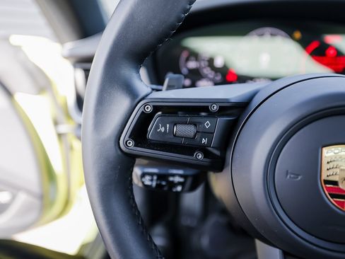 Certified 2025 Porsche 911 Carrera image 17