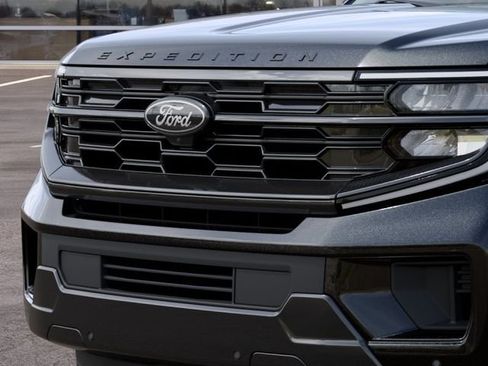 New 2027 Ford Expedition Platinum w/ Stealth Appearance Package AWD/4WD image 17