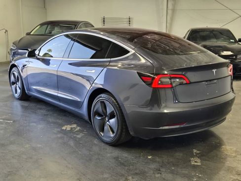 Used 2018 Tesla Model 3 Mid Range RWD image 2