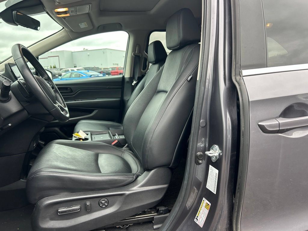 Used 2025 Honda Odyssey EX-L image 5
