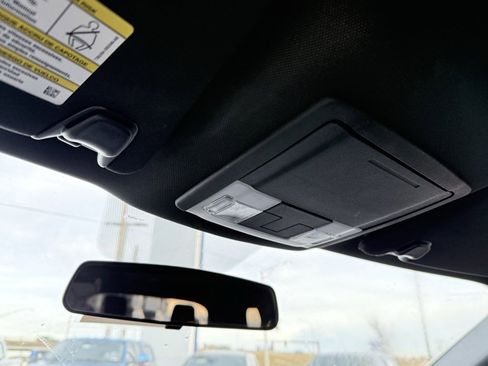 Used 2018 Ford Explorer XLT image 20