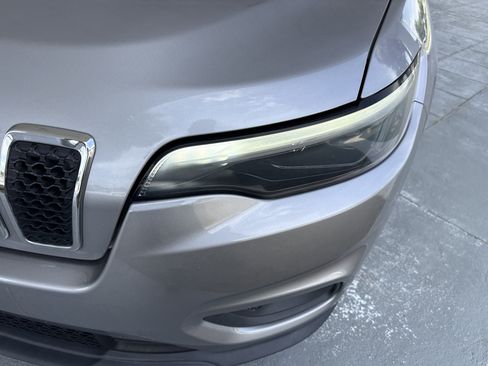 Used 2019 Jeep Cherokee Latitude w/ Popular Appearance Group FWD image 5