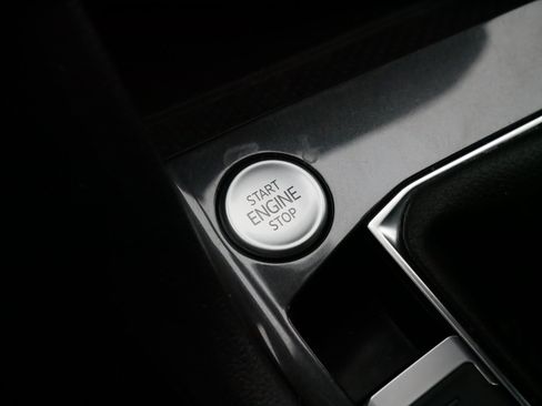 Certified 2024 Volkswagen Tiguan SE R-Line image 29