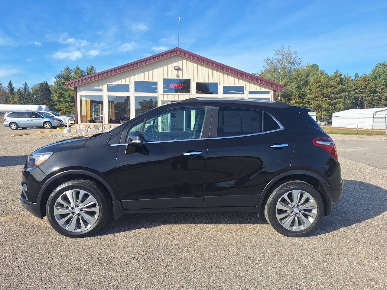Used 2019 Buick Encore Preferred AWD/4WD image 1